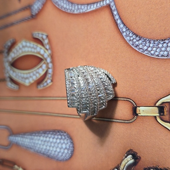 Luxury Silver Ring. #196 - Picture 2 of 4